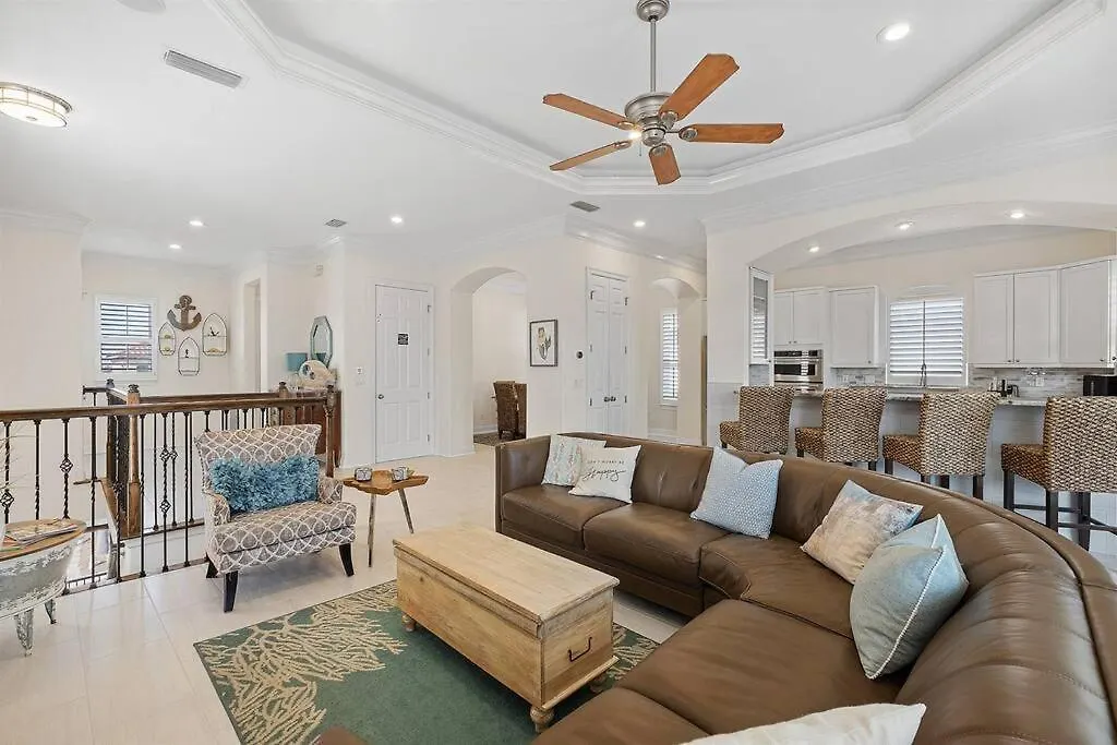 Gulf Views 6 Bedroom Elevator Community Pool Destin